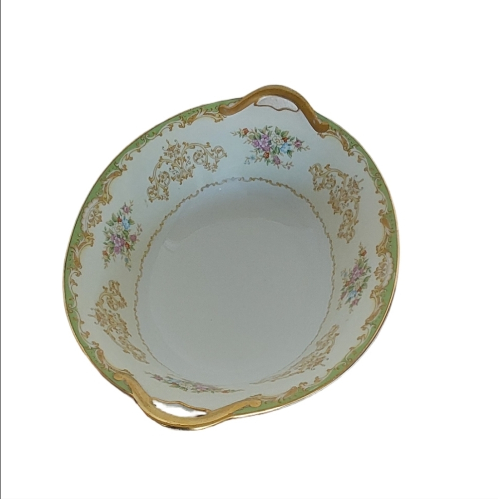 Noritake White and Gold Decorative Oval Vegetable Dish‎